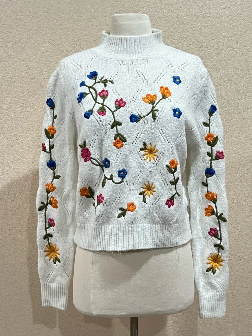 Francesca's White Floral Embroidered Pointelle Knit Mock Neck Sweater Sz Medium
